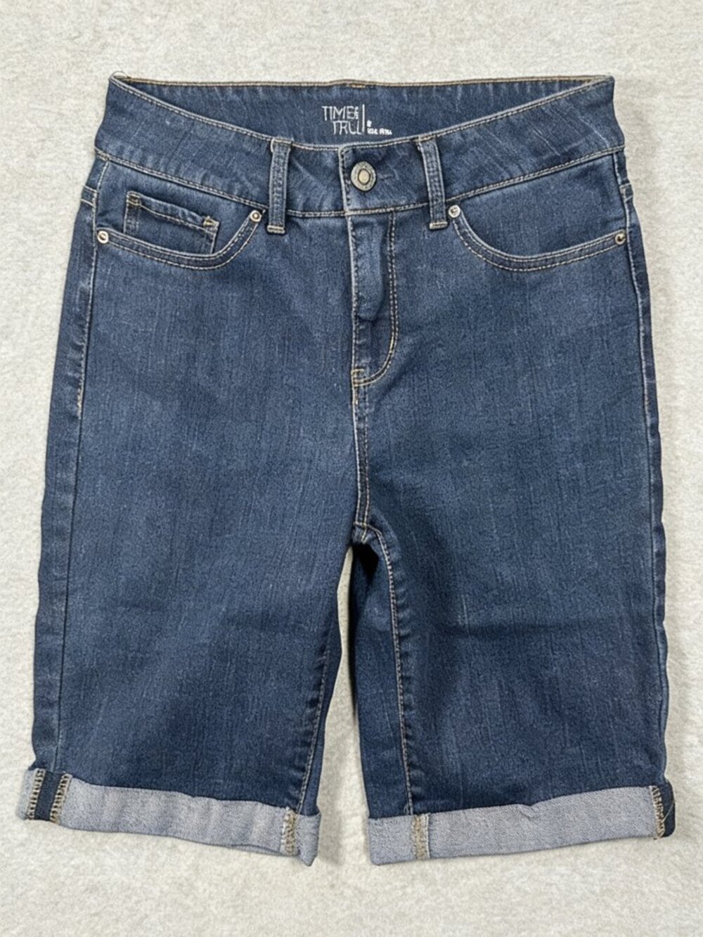 Time and Tru Mid Rise Cuffed Hem Women's Size 6 Blue Dark Wash Denim Shorts